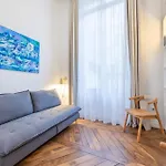 Mousquetaire Apartment *