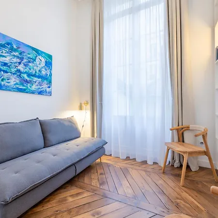 Mousquetaire Apartment *