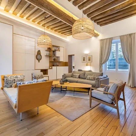 Mousquetaire Apartment